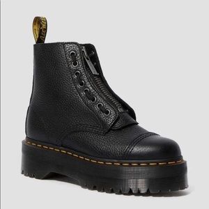 New Dr. Marten's Sinclair size 8